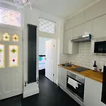 Putney Guest Suite